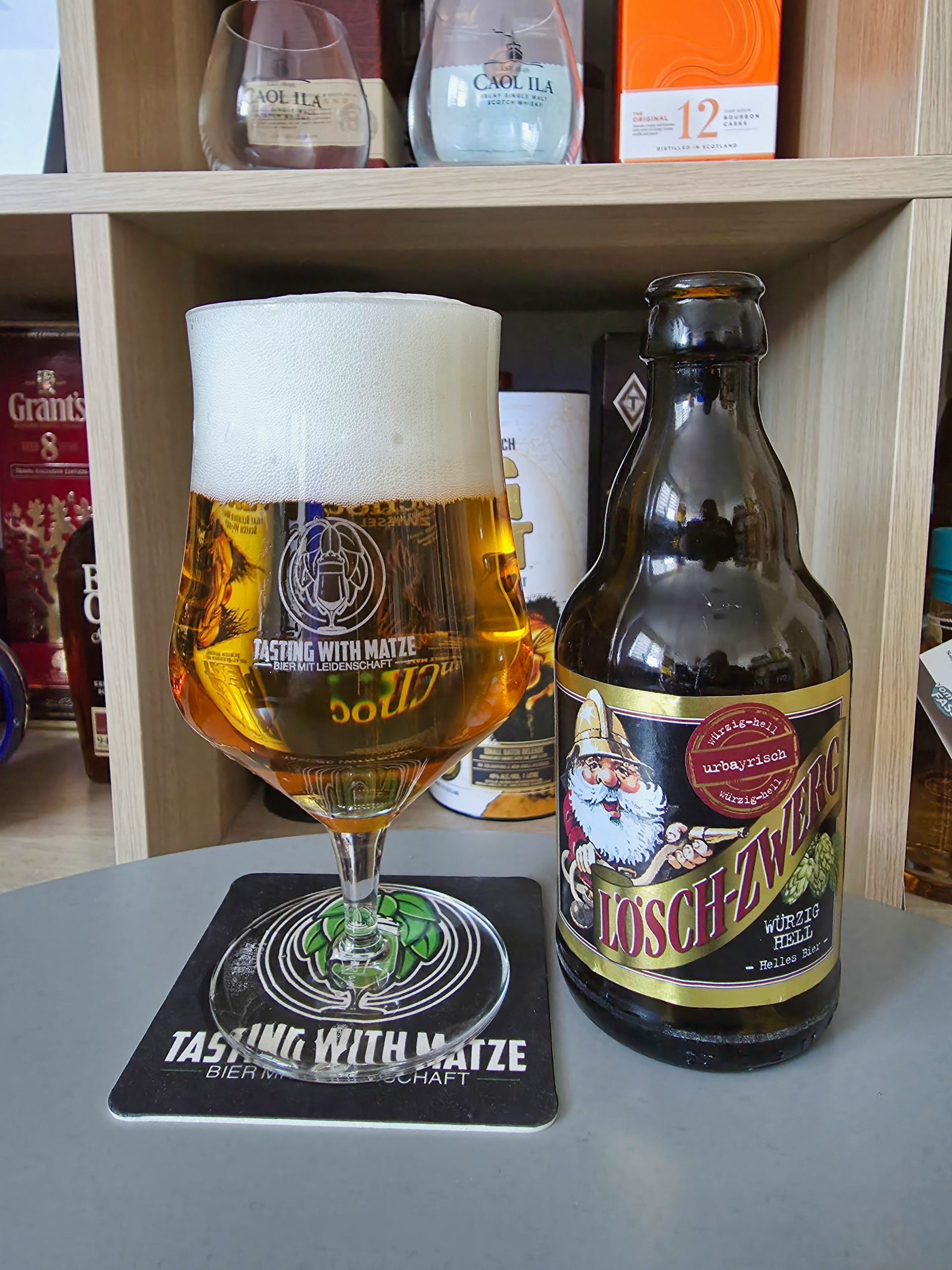 Löschzwerg Würzig Hell Flasche und Glas im Biersommelier Tasting